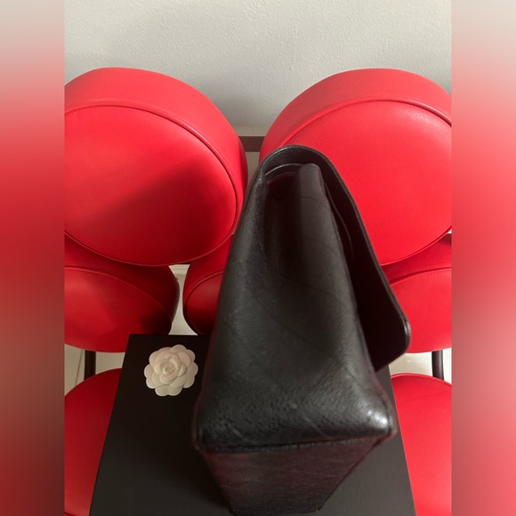 Chanel Classic Caviar Maxi Bag Black Caviar Leather Silver Hardware Double Flap - Picture 12 of 16